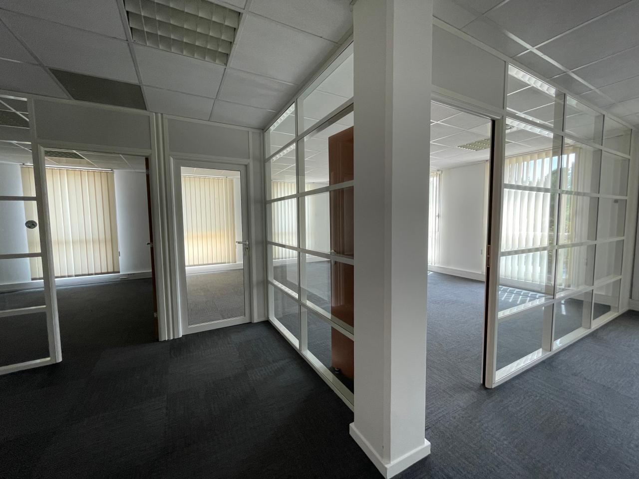 Bureau Aix-en-Provence 301m² Location bureau Aix-en-Provence Bouches-du-Rhône OLBUR2530639 5